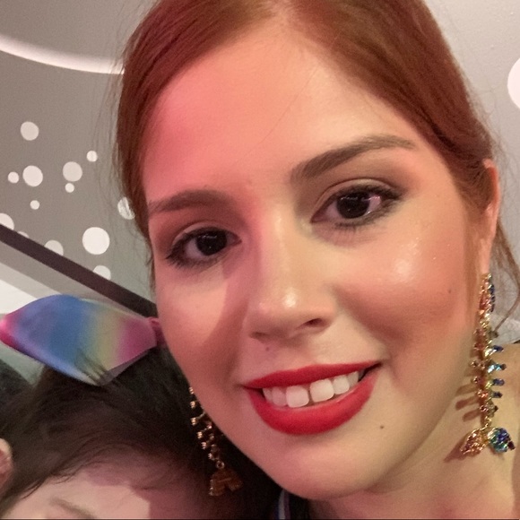 Meet your Posher, Cecilia - Picture 1 of 1